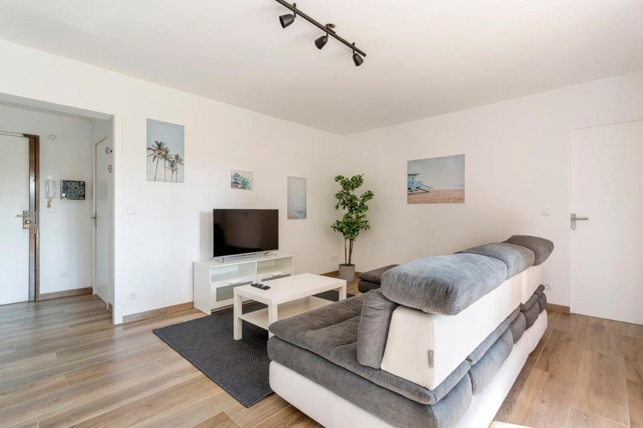 Suite Granges En Rez-De-Jardin Pour 4 Voyageurs Lyon Exterior foto