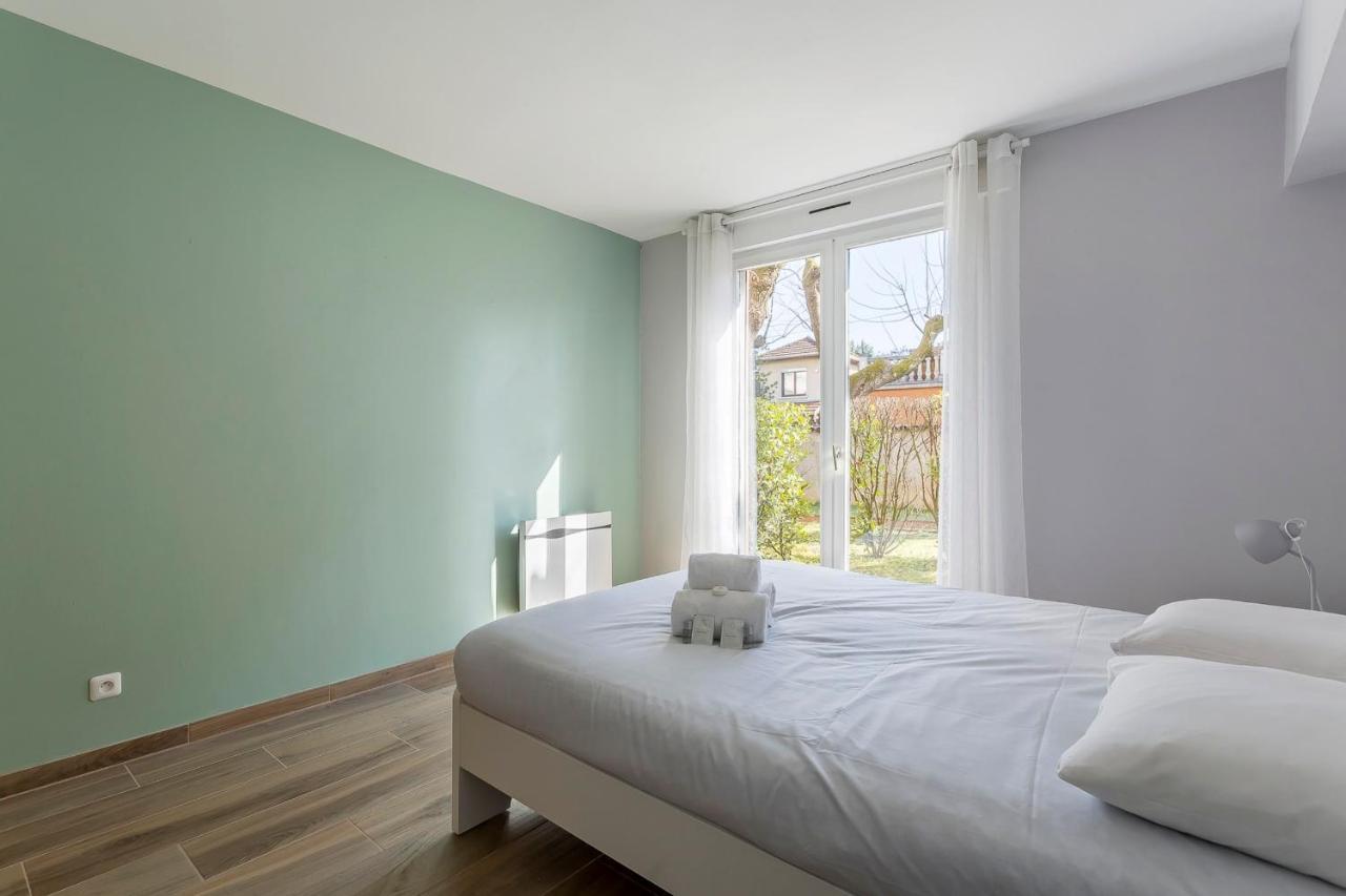 Suite Granges En Rez-De-Jardin Pour 4 Voyageurs Lyon Exterior foto